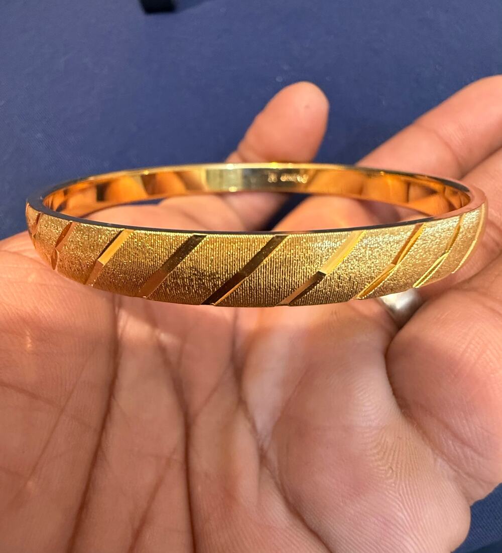 Vintage Signed Monet Gold Tone Textured Stripe Bangle Bracelet 7.75”